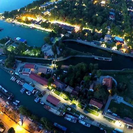 Anna House - House Close To In Center Siofok